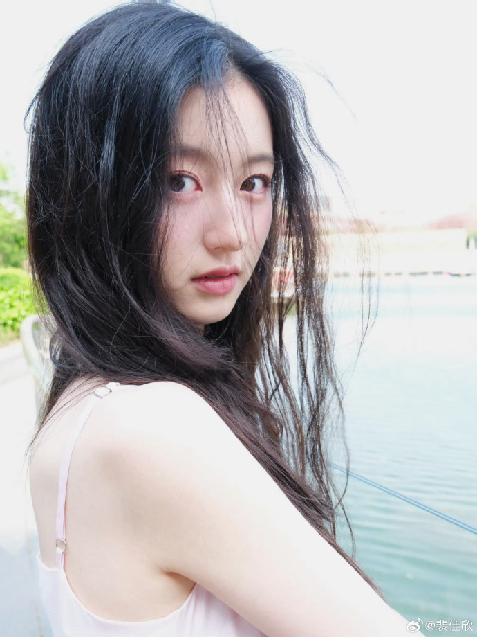 闪灵男孩 封面